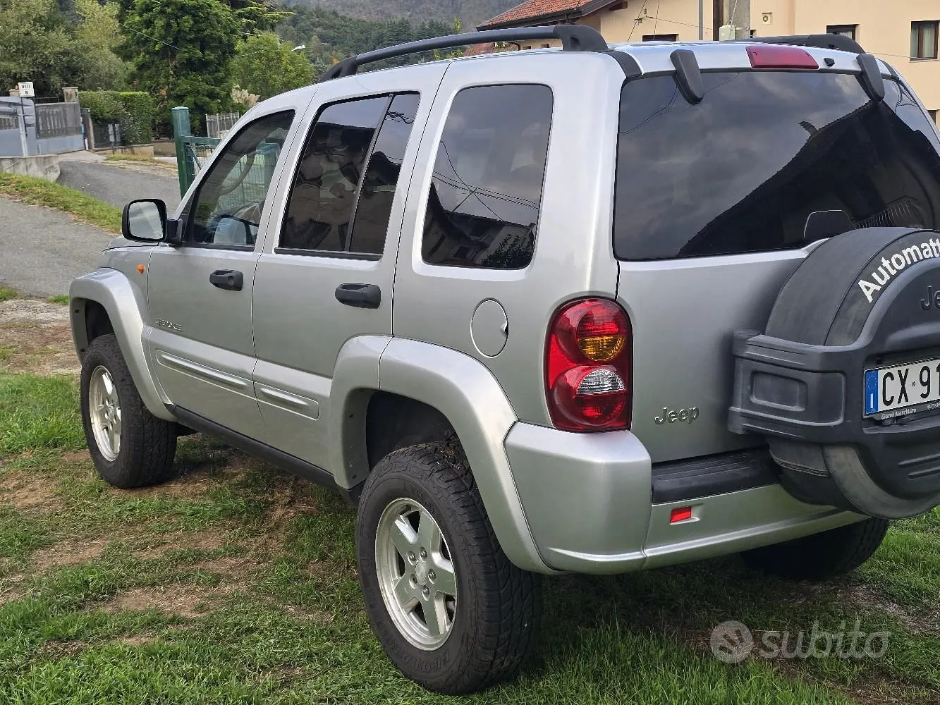 Jeep Cherokee 2005 photo 2
