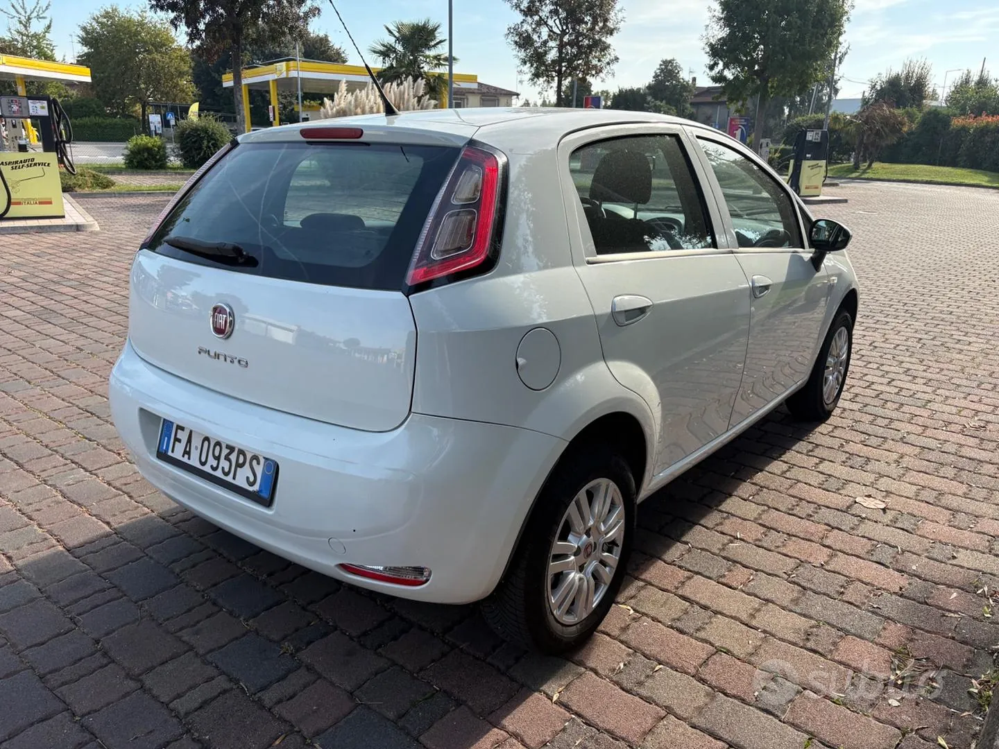 Fiat Punto 2015 photo 4
