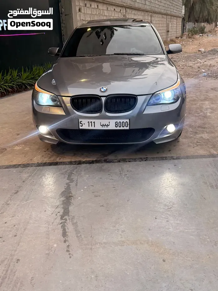 BMW 5 Series 2010 photo 2