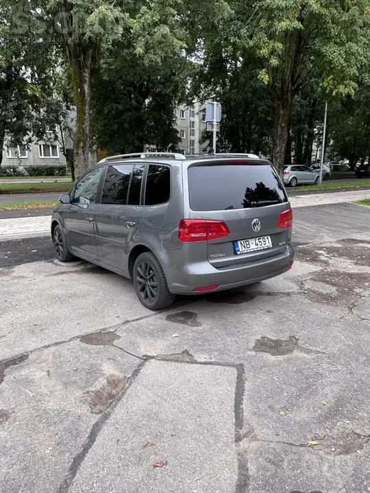 Volkswagen Touran 2010 photo 4