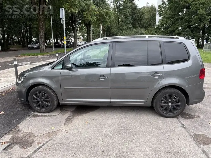 Volkswagen Touran 2010 photo 3