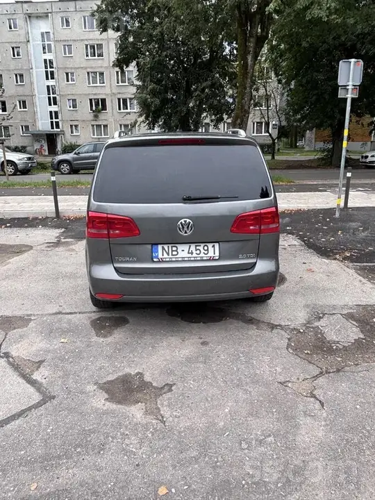 Volkswagen Touran 2010 photo 5
