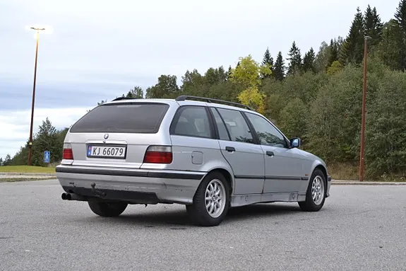 BMW 320I 1997 photo 4
