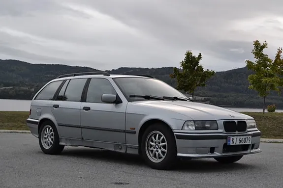 BMW 320I 1997 photo 2