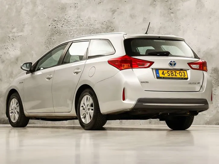 Toyota Auris 2013 photo 3
