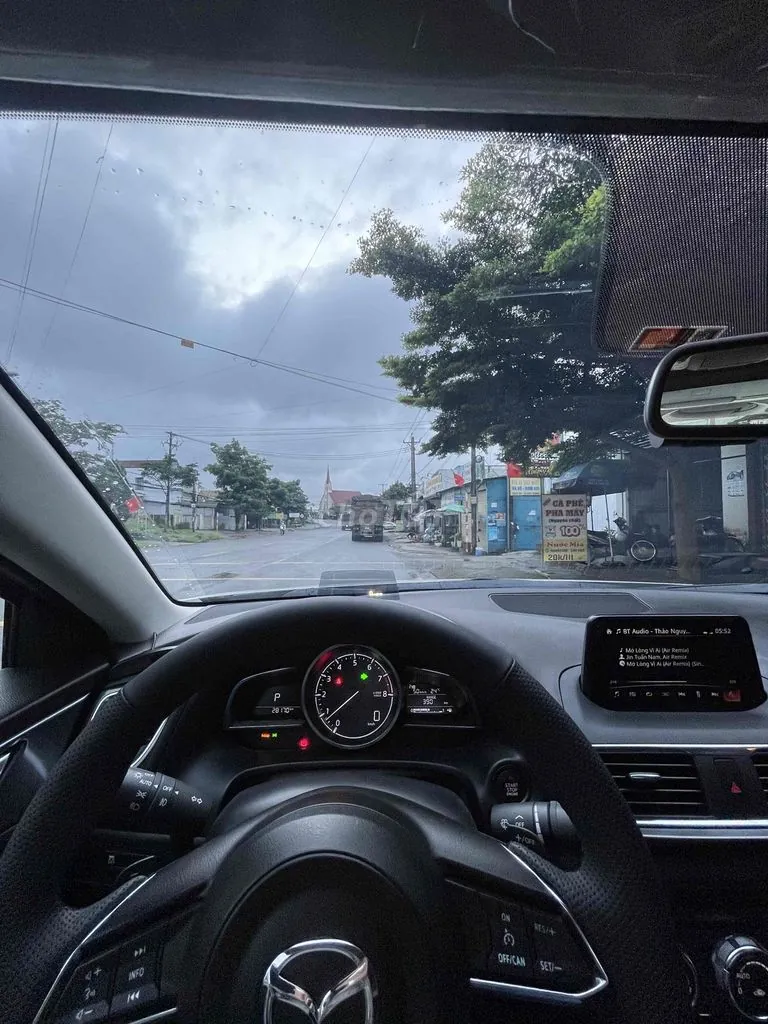 Mazda 3 2018 photo 2