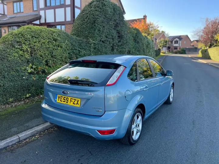 Ford Focus 2009 photo 3