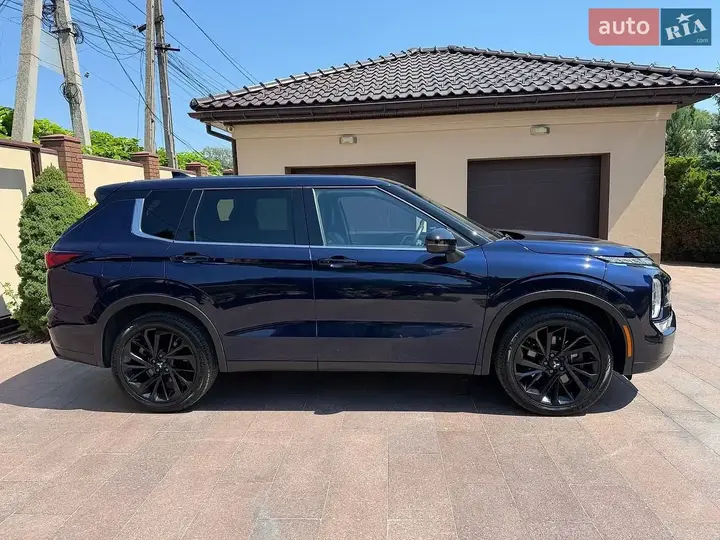 Mitsubishi Outlander 2022 photo 5