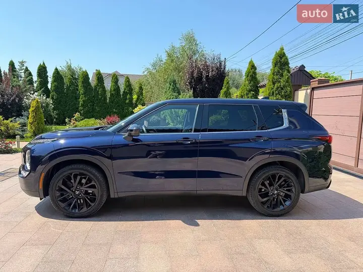 Mitsubishi Outlander 2022 photo 3