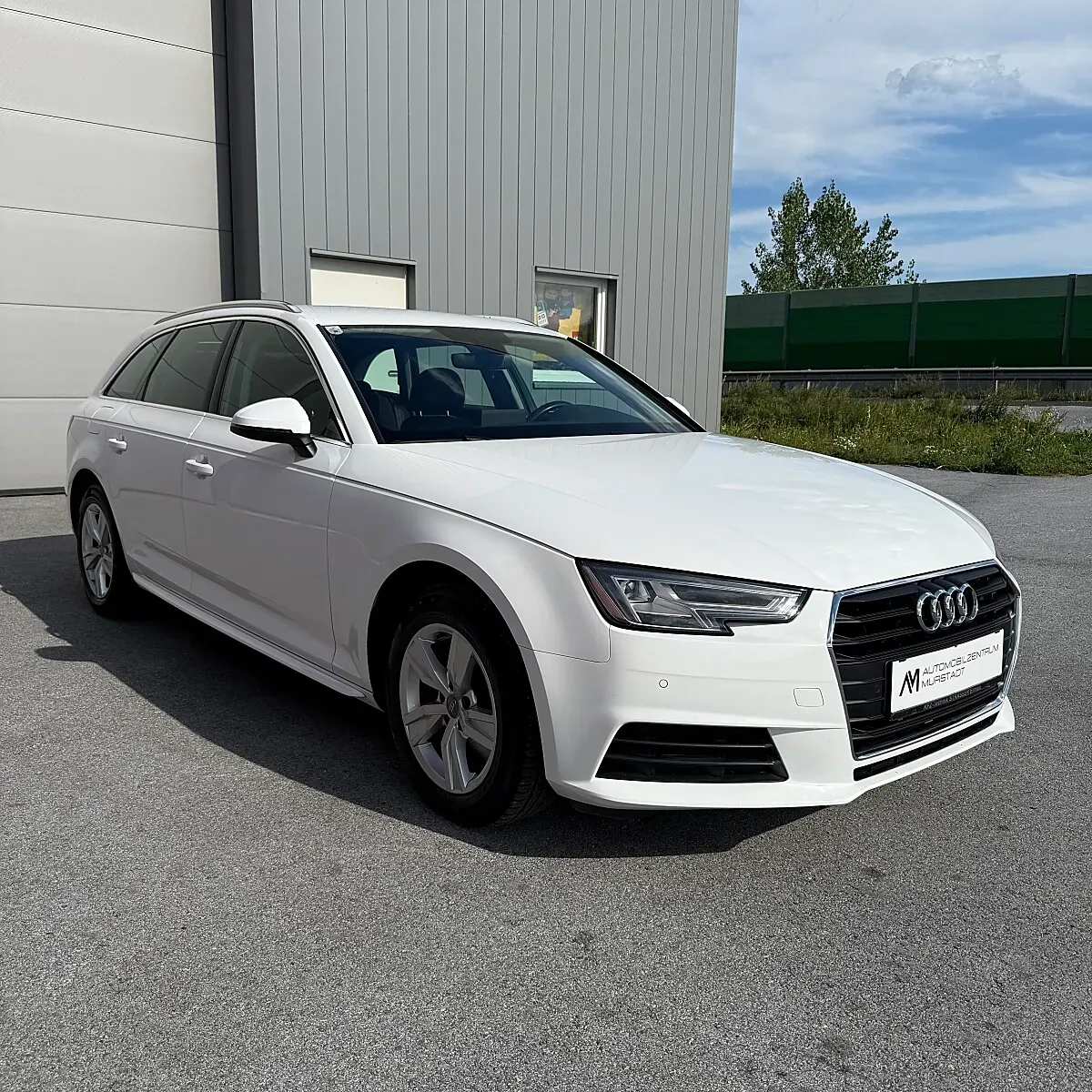 Audi A4 2017 photo 2