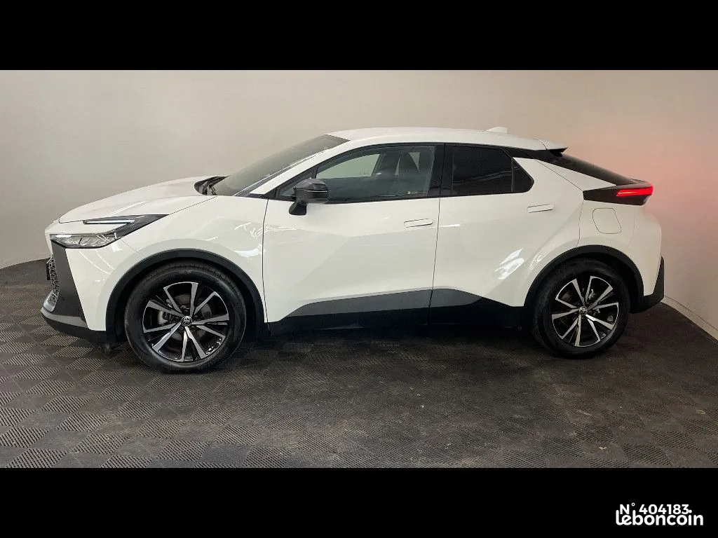 Toyota C-Hr 2025 photo 2
