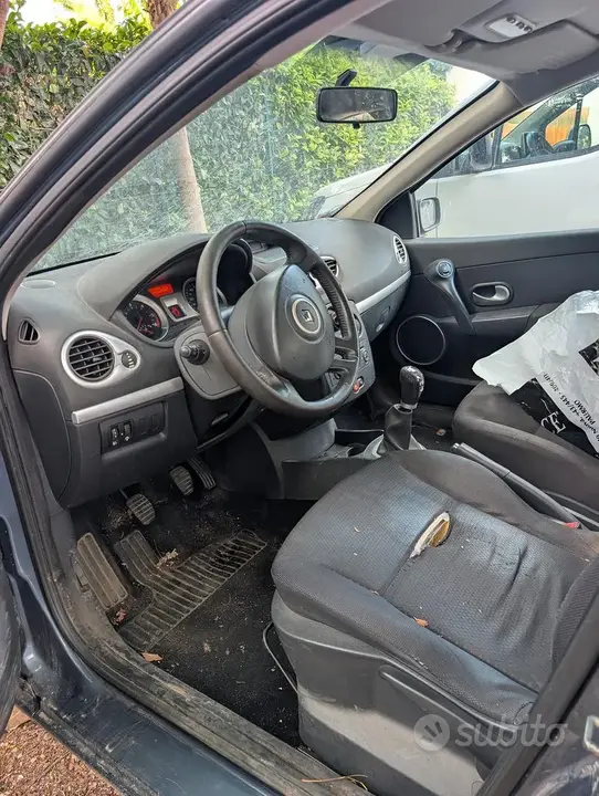 Renault Clio 2007 photo 3