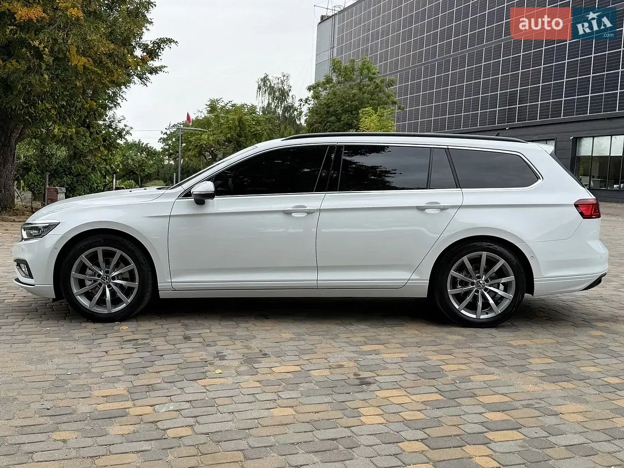 Volkswagen Passat 2023 photo 4
