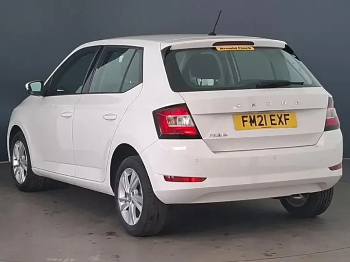 Skoda Fabia 2021 photo 2