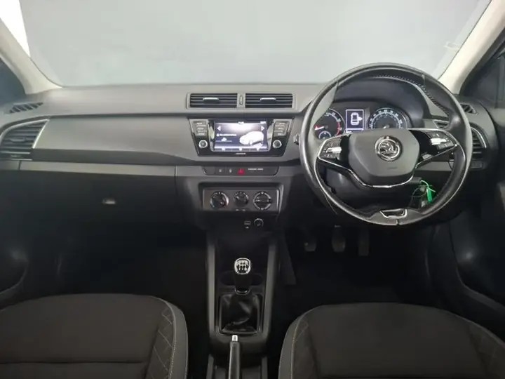 Skoda Fabia 2021 photo 3