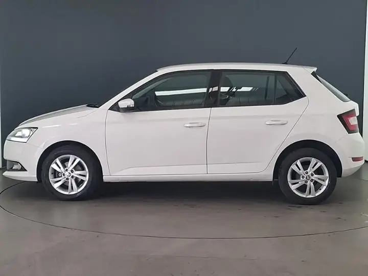Skoda Fabia 2021 photo 4