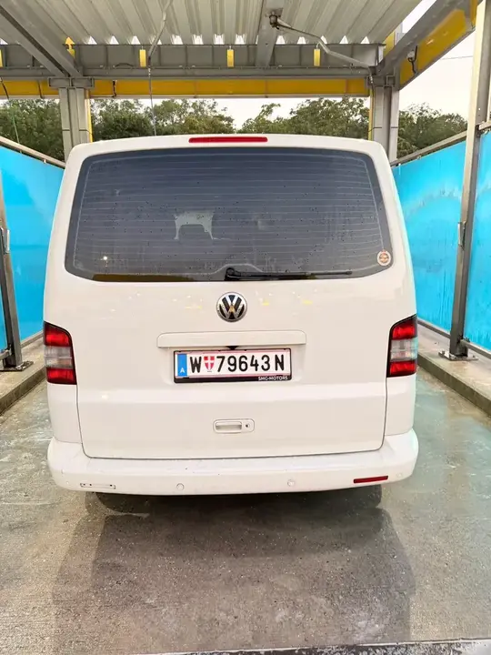 Volkswagen T5 2005 photo 2