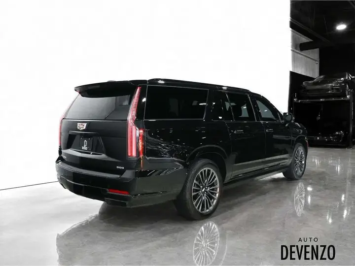 Cadillac Escalade Esv 2025 photo 3
