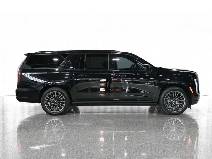 Cadillac Escalade Esv 2025 photo 2