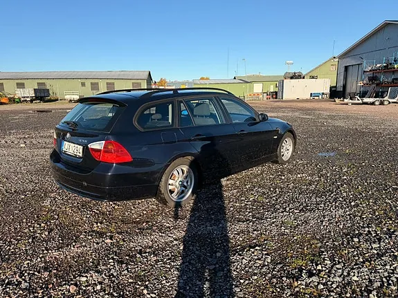 BMW 320I 2006 photo 3
