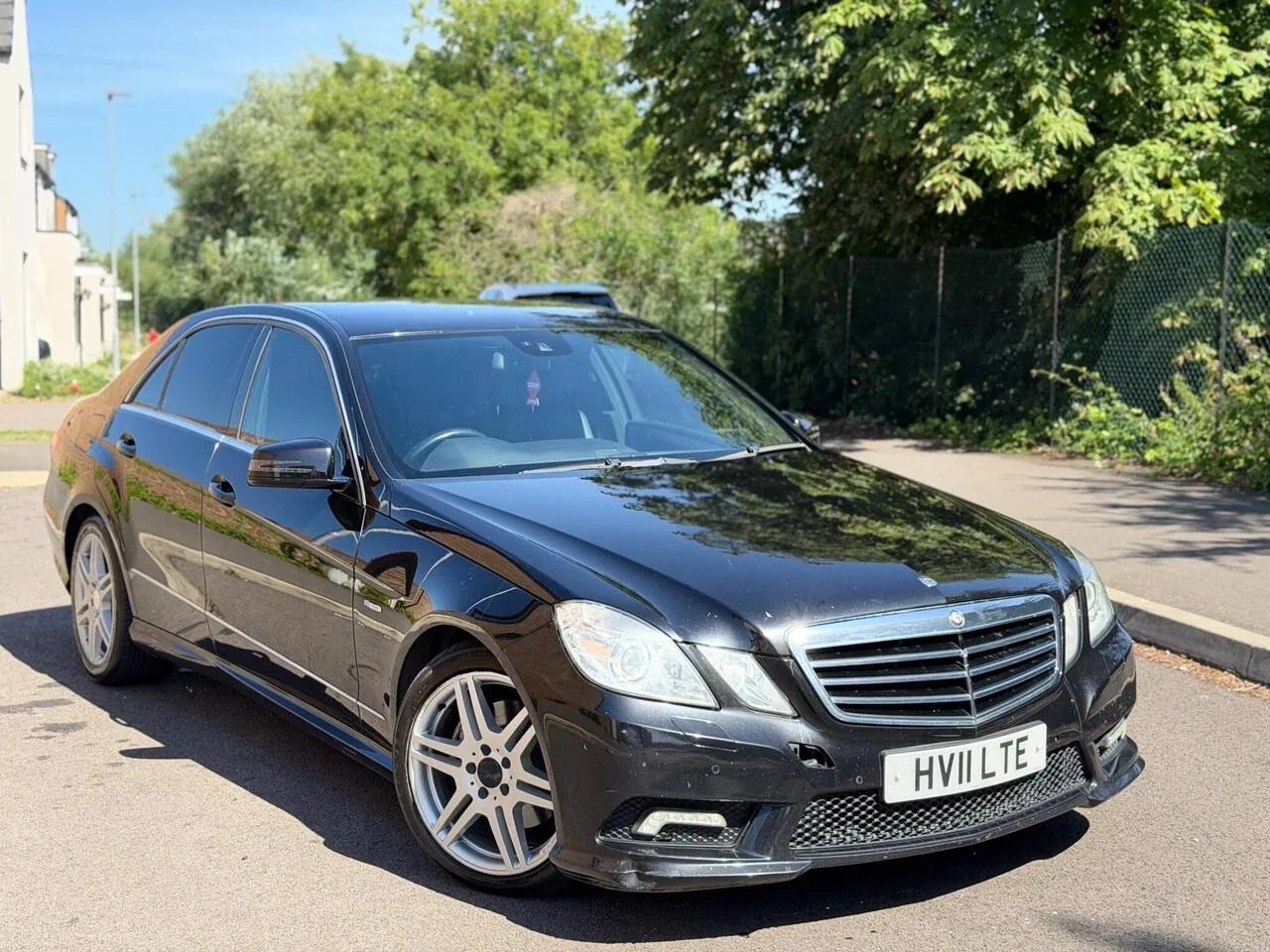 Mercedes-Benz E-Class 2011 photo 2