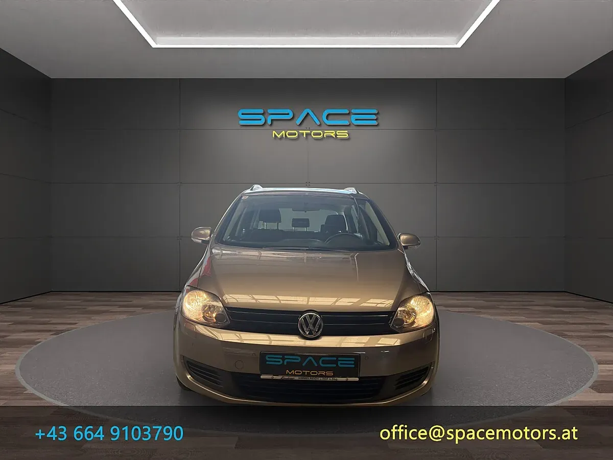 Volkswagen Golf 2011 photo 2