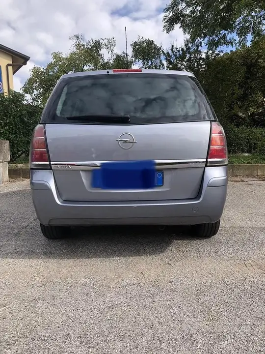 Opel Zafira 2006 photo 2