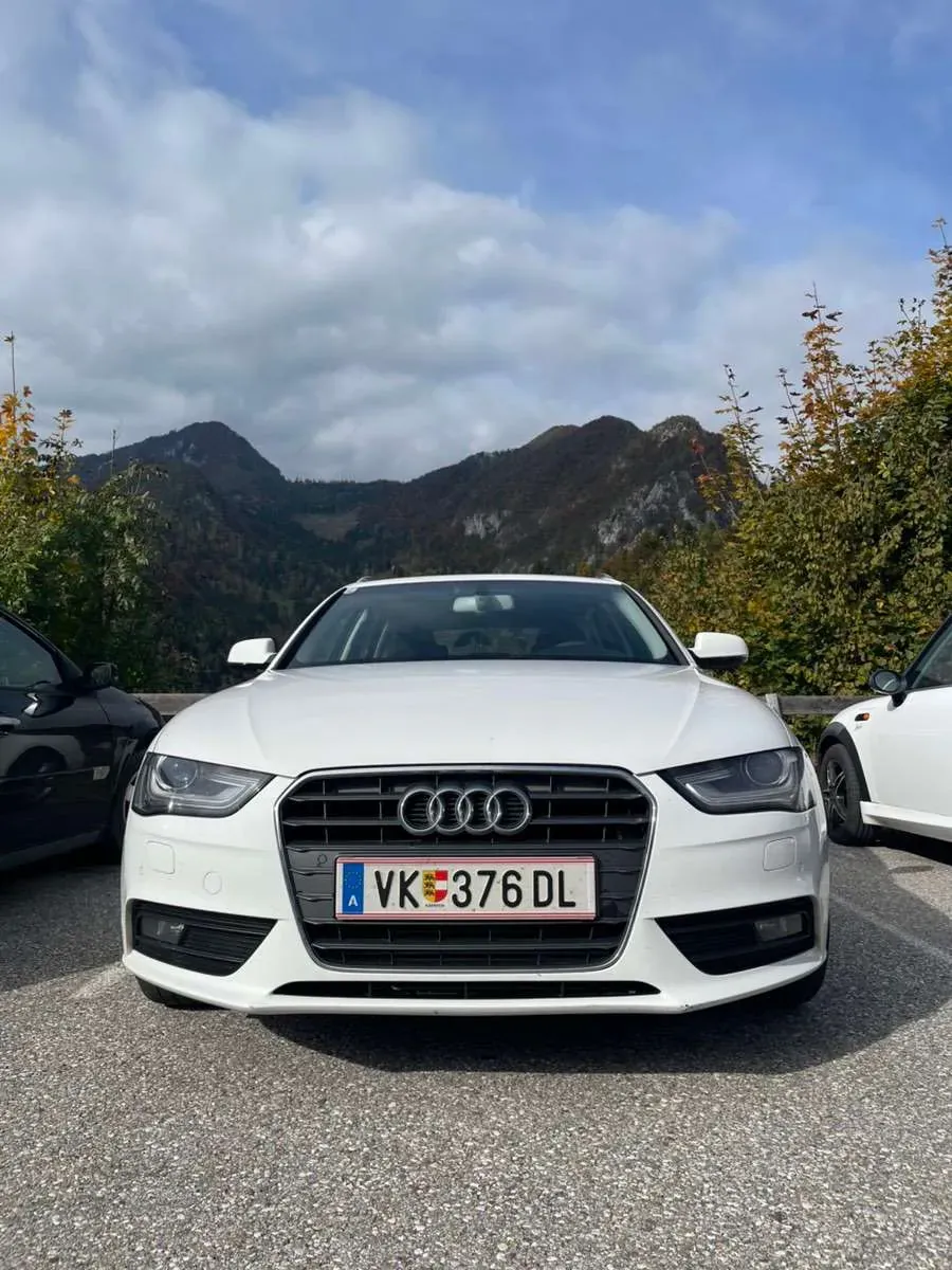 Audi A4 2012 photo 3
