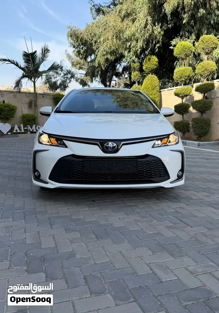 Toyota Corolla 2023 photo 2