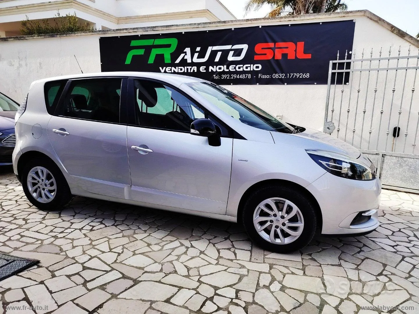 Renault Scenic 2015 photo 4