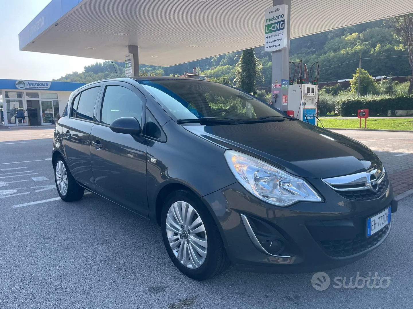 Opel Corsa 2011 photo 2