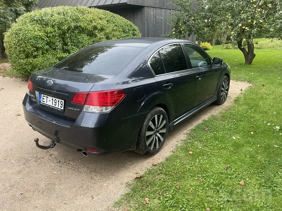 Subaru Legacy 2010 photo 2