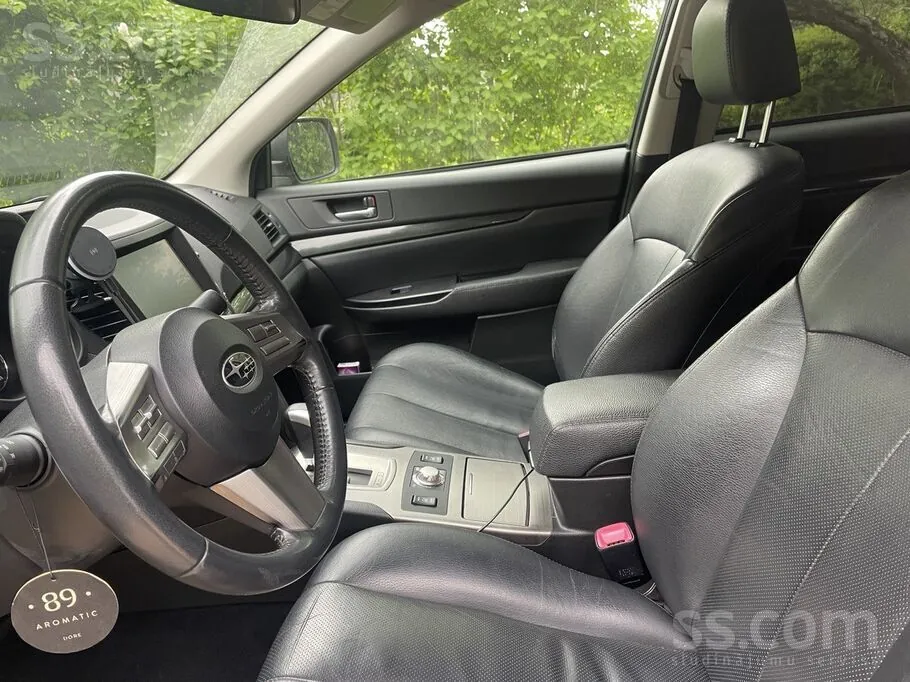 Subaru Legacy 2010 photo 4