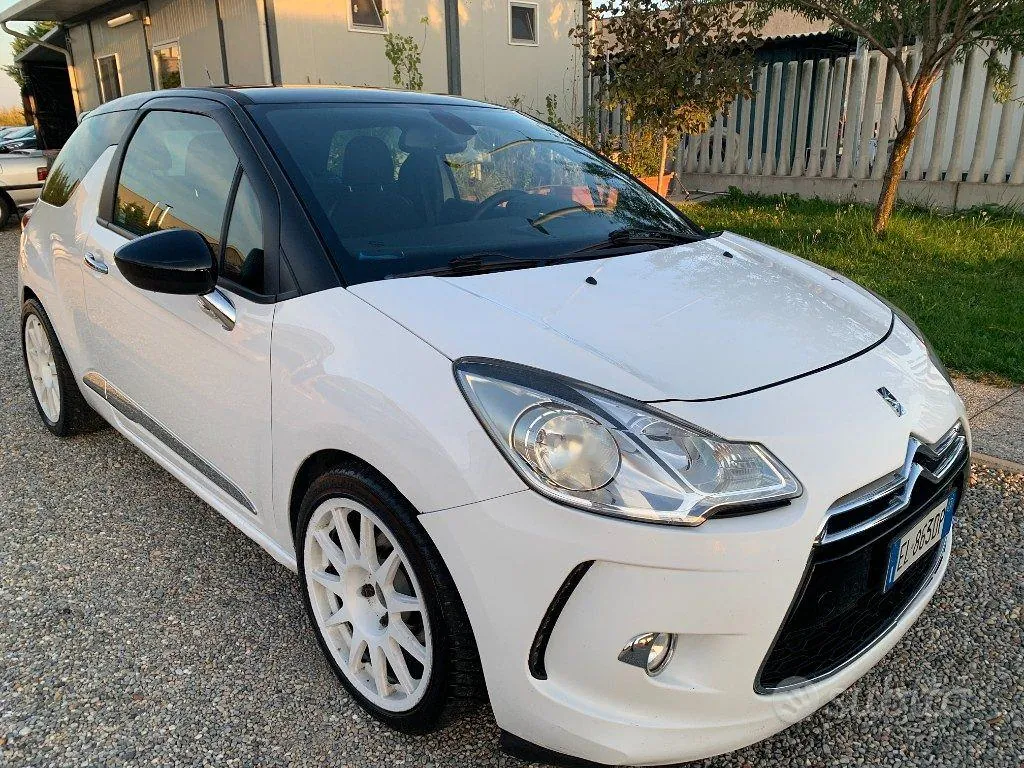DS Automobiles Ds 3 2012 photo 3