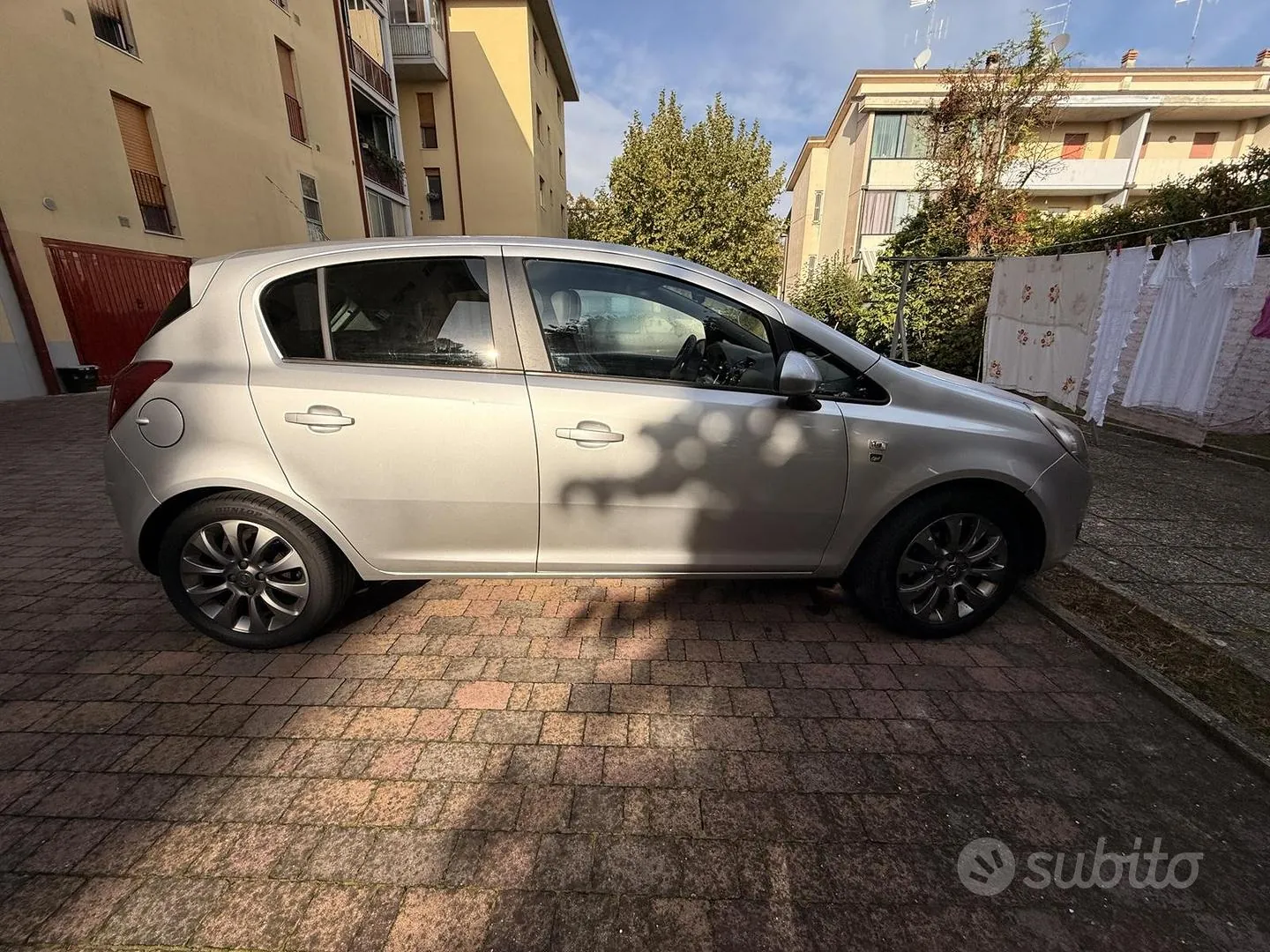 Opel Corsa 2010 photo 2