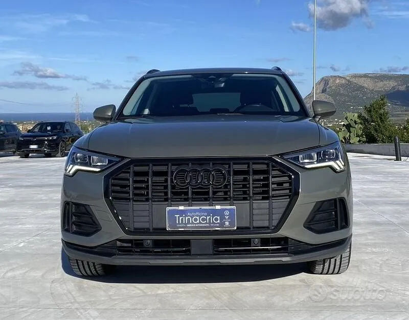 Audi Q3 2023 photo 2
