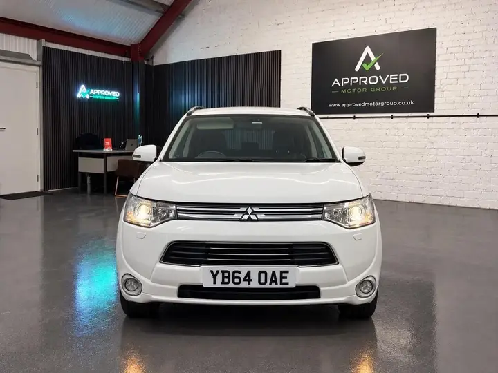 Mitsubishi Outlander 2015 photo 2