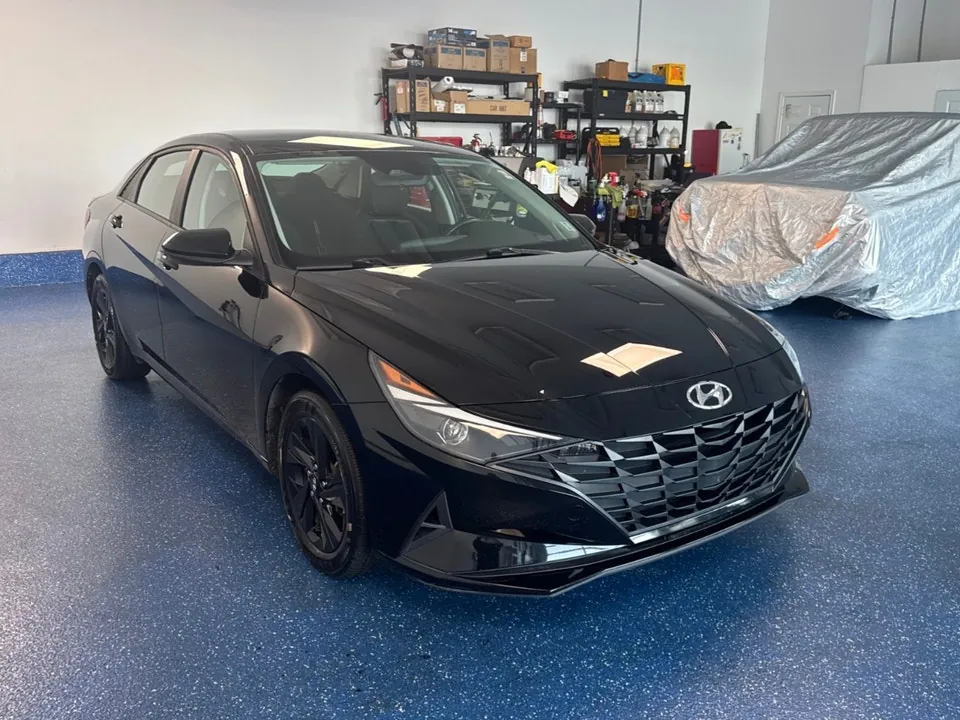 Hyundai Elantra 2022 photo 3