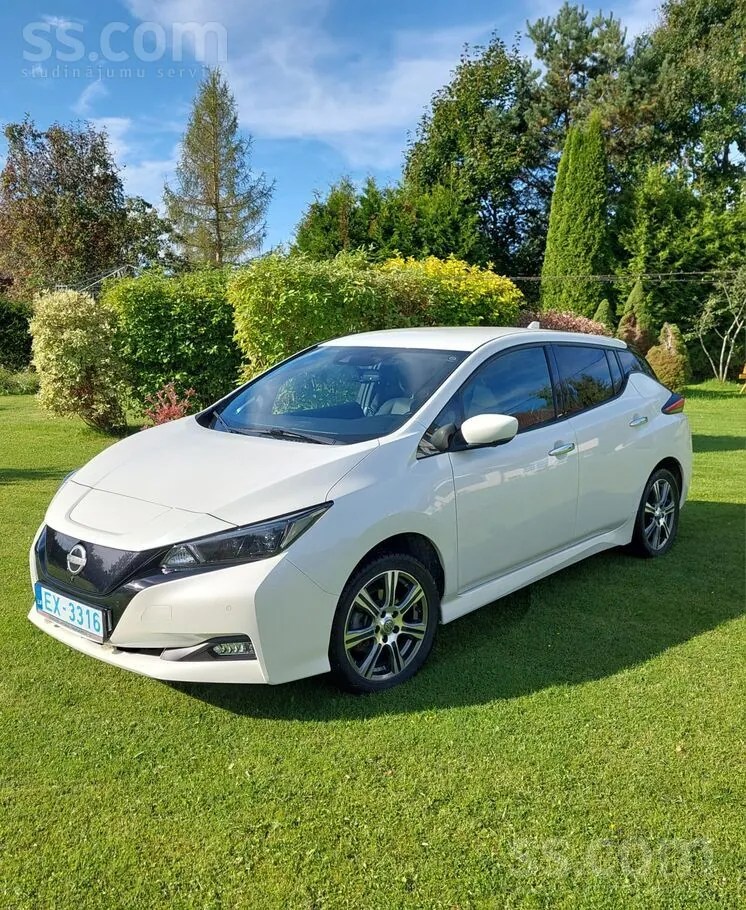 Nissan Leaf 2022 photo 2
