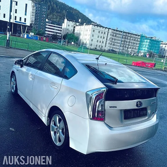 Toyota Prius 2014 photo 5