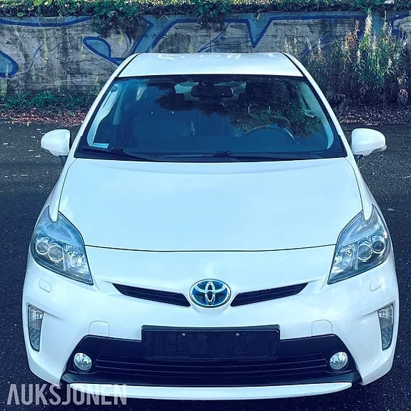 Toyota Prius 2014 photo 2
