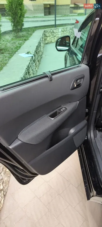 Peugeot 5008 2015 photo 4