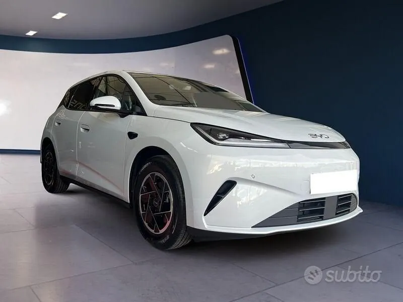 BYD Dolphin 2026 photo 3