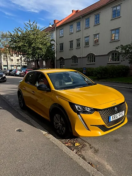 Peugeot E-208