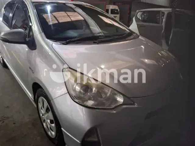Toyota Aqua 2013 photo 2