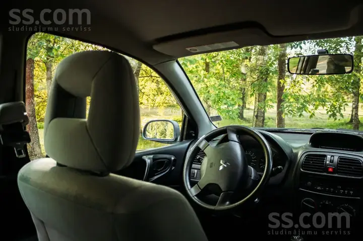 Mitsubishi Space Star 2003 photo 5