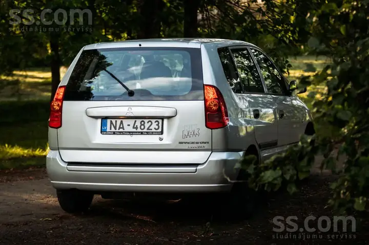 Mitsubishi Space Star 2003 photo 3