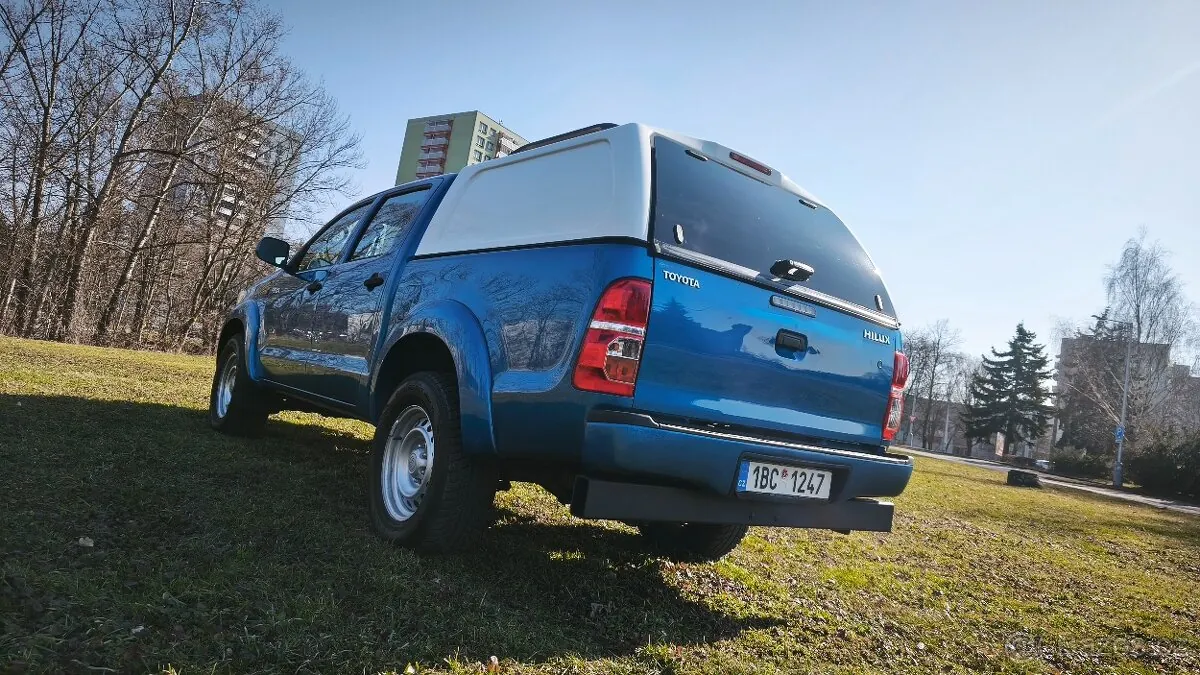 Toyota Hilux 2015 photo 4