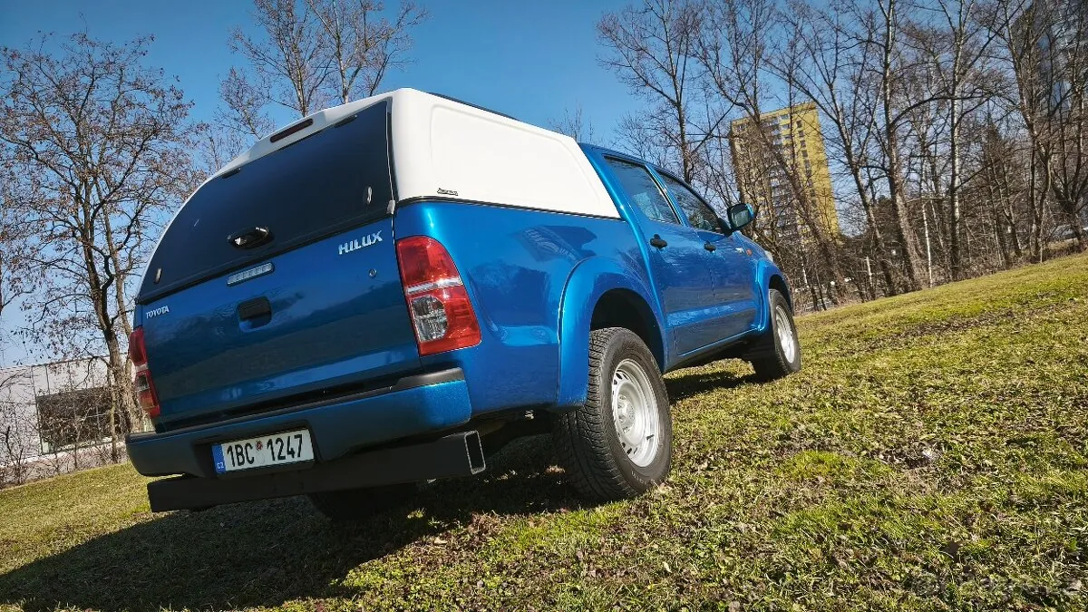 Toyota Hilux 2015 photo 2