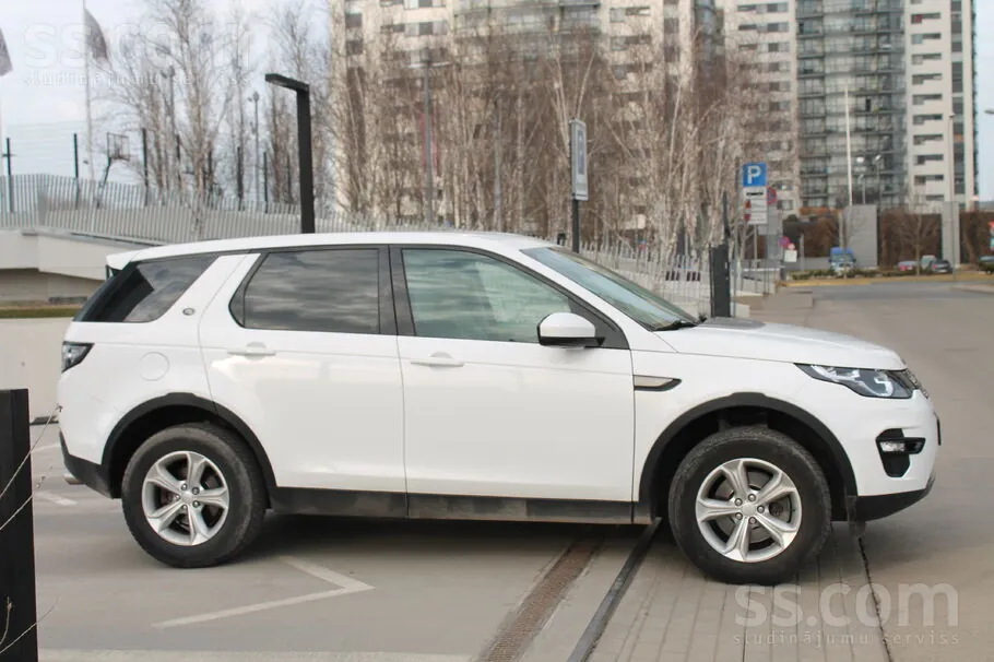 Land Rover Discovery Sport 2016 photo 4